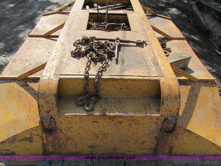 image for item I4033 1977 Fontaine LBTT-3-35BT equipment trailer