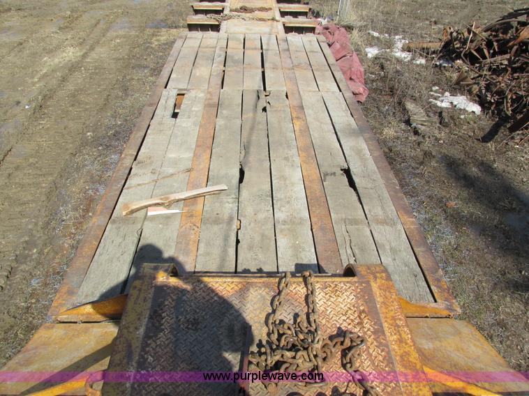 image for item I4033 1977 Fontaine LBTT-3-35BT equipment trailer