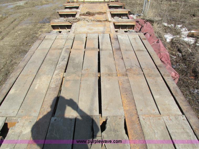 image for item I4033 1977 Fontaine LBTT-3-35BT equipment trailer