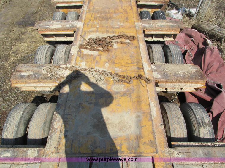 image for item I4033 1977 Fontaine LBTT-3-35BT equipment trailer