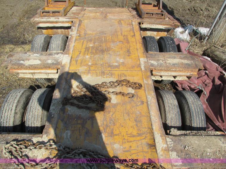 image for item I4033 1977 Fontaine LBTT-3-35BT equipment trailer