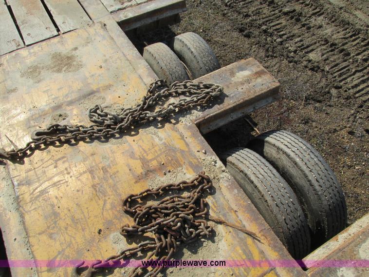 image for item I4033 1977 Fontaine LBTT-3-35BT equipment trailer