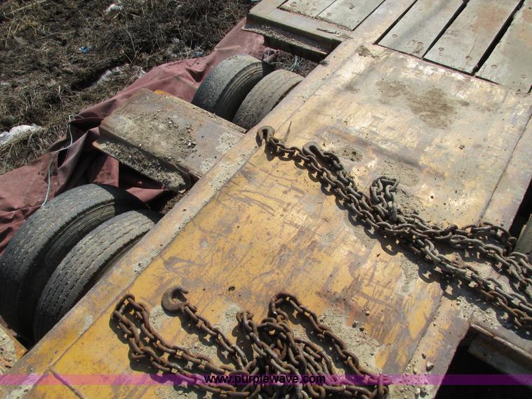 image for item I4033 1977 Fontaine LBTT-3-35BT equipment trailer