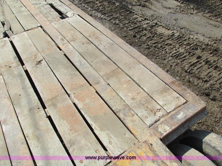 image for item I4033 1977 Fontaine LBTT-3-35BT equipment trailer