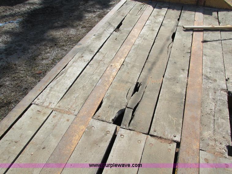 image for item I4033 1977 Fontaine LBTT-3-35BT equipment trailer