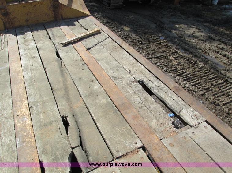 image for item I4033 1977 Fontaine LBTT-3-35BT equipment trailer