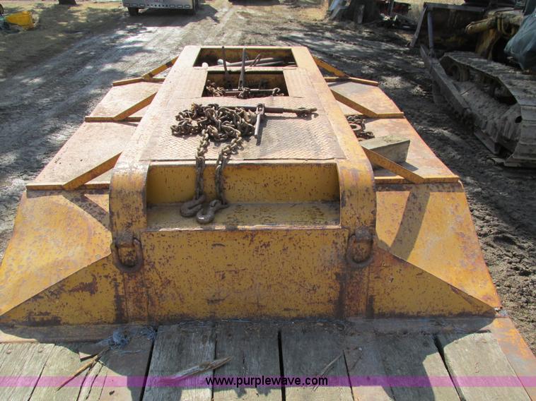 image for item I4033 1977 Fontaine LBTT-3-35BT equipment trailer