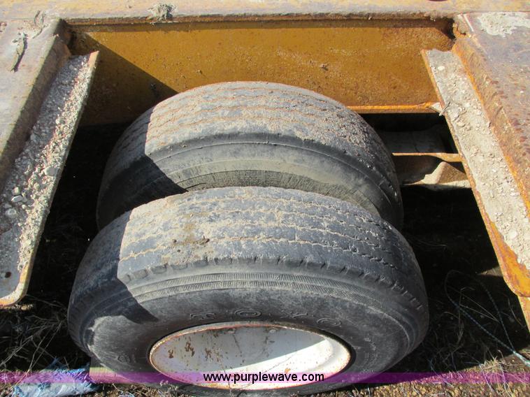 image for item I4033 1977 Fontaine LBTT-3-35BT equipment trailer