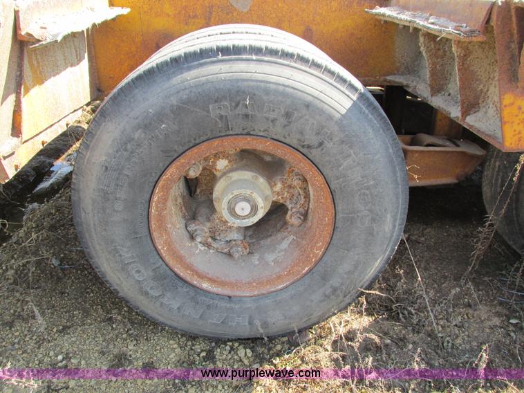 image for item I4033 1977 Fontaine LBTT-3-35BT equipment trailer