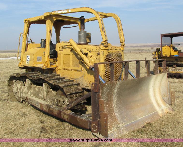 image for item I4038 Caterpillar D6D dozer