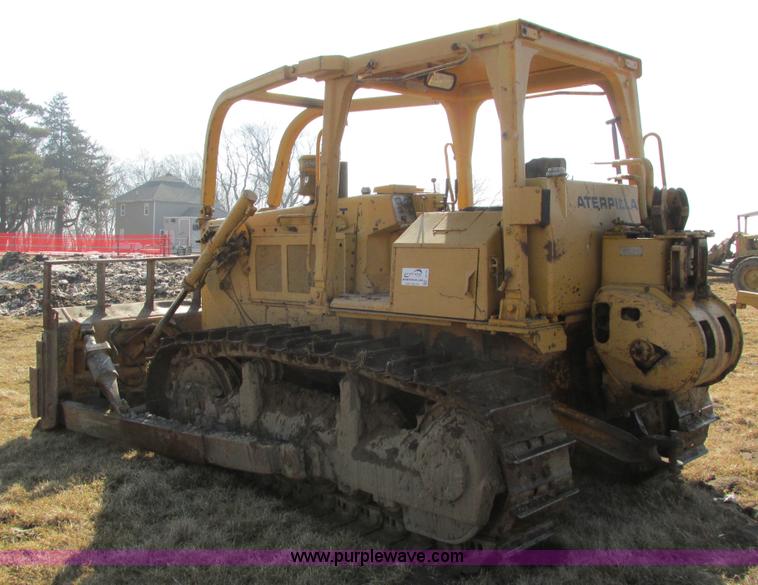 image for item I4038 Caterpillar D6D dozer