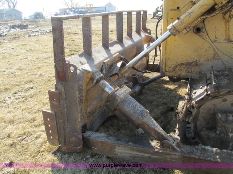 image for item I4038 Caterpillar D6D dozer