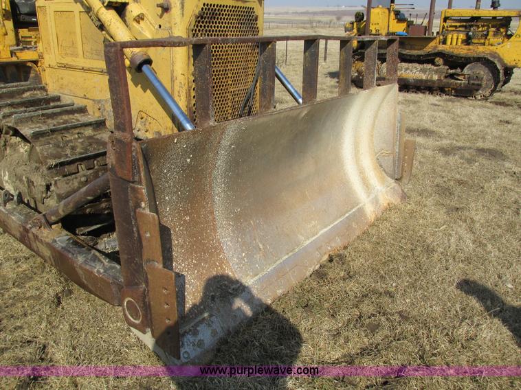 image for item I4038 Caterpillar D6D dozer