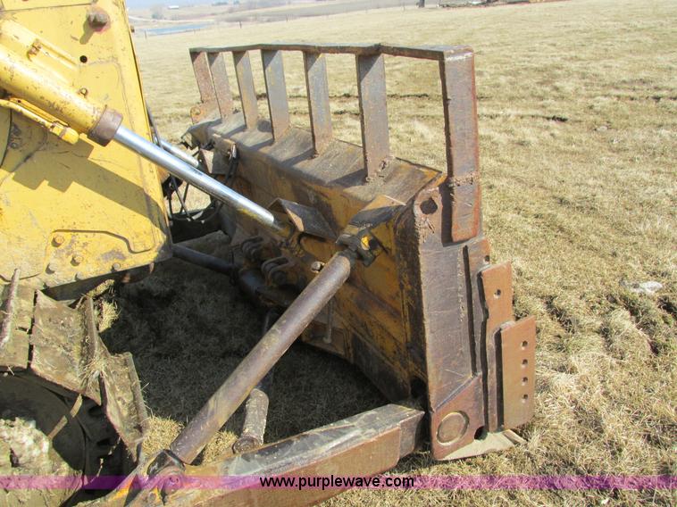 image for item I4038 Caterpillar D6D dozer
