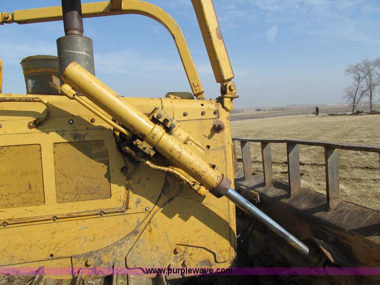 image for item I4038 Caterpillar D6D dozer