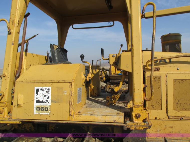 image for item I4038 Caterpillar D6D dozer
