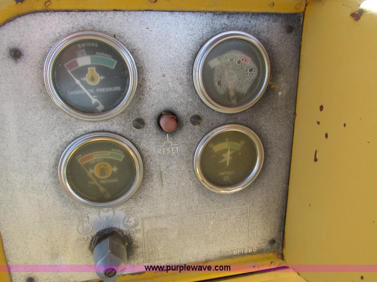 image for item I4038 Caterpillar D6D dozer