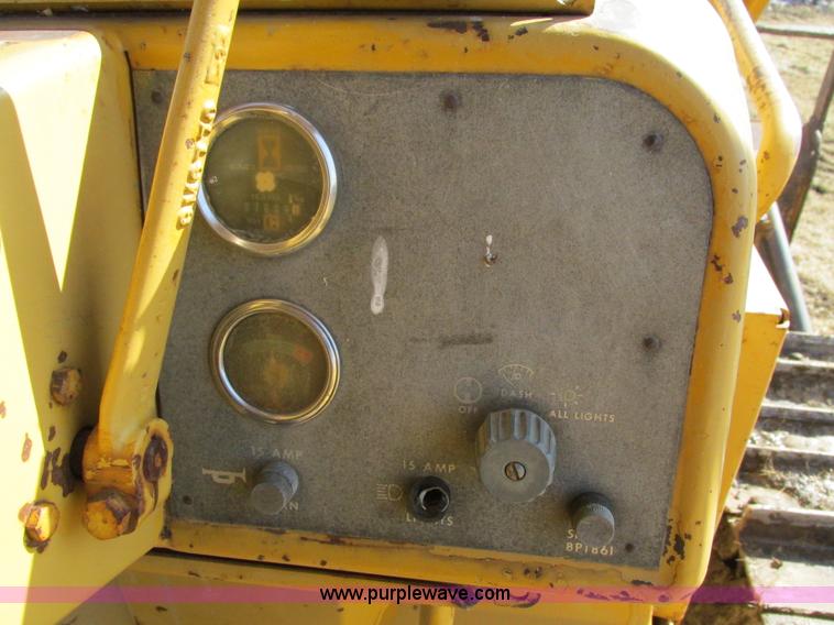 image for item I4038 Caterpillar D6D dozer