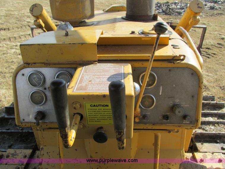 image for item I4038 Caterpillar D6D dozer