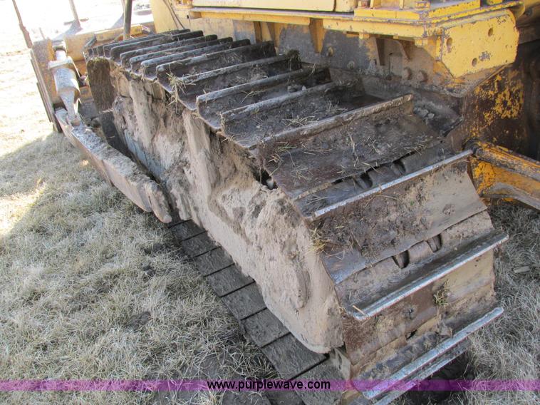 image for item I4038 Caterpillar D6D dozer