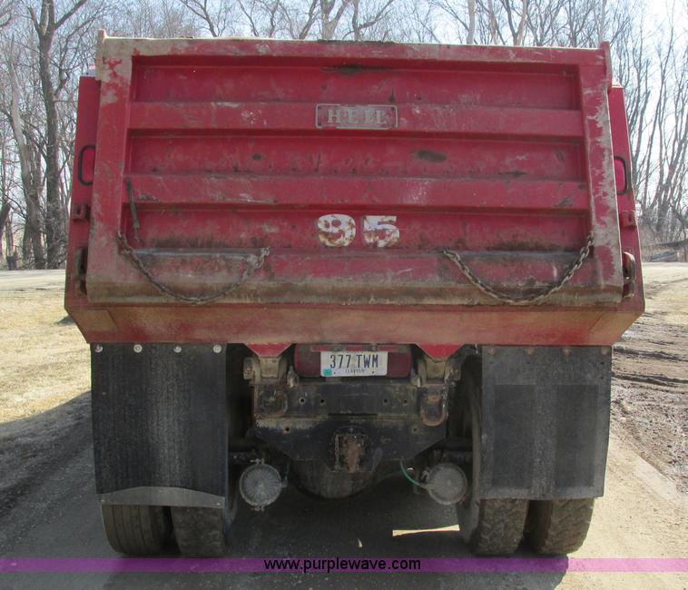 image for item I4042 1985 Ford L9000 dump truck