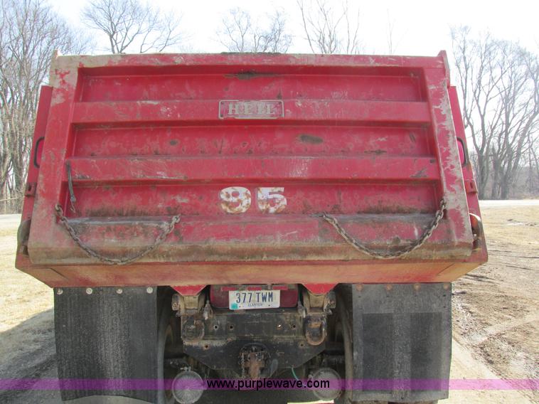 image for item I4042 1985 Ford L9000 dump truck
