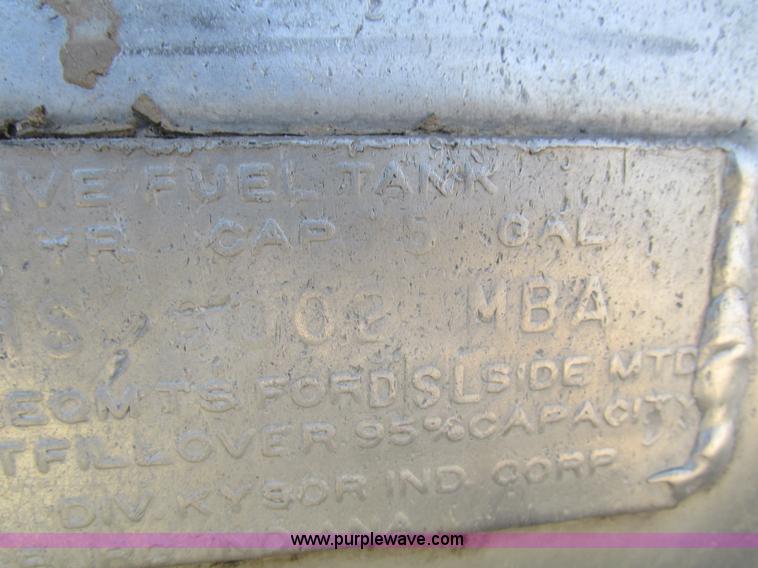 image for item I4042 1985 Ford L9000 dump truck