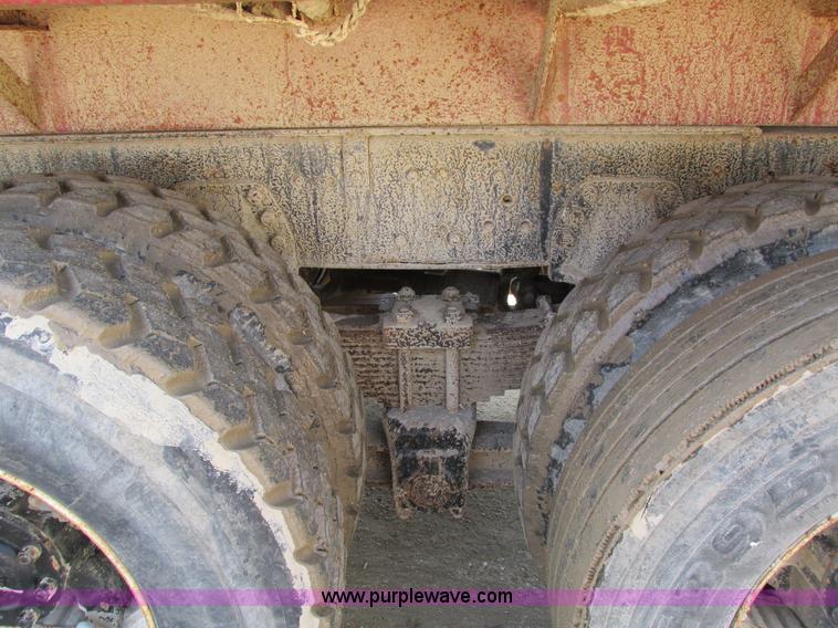 image for item I4042 1985 Ford L9000 dump truck