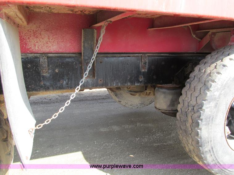 image for item I4042 1985 Ford L9000 dump truck