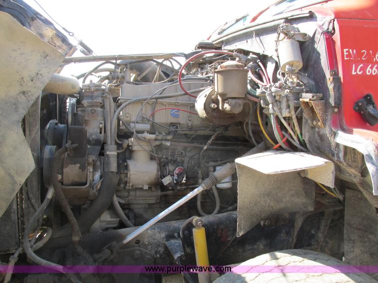 image for item I4042 1985 Ford L9000 dump truck