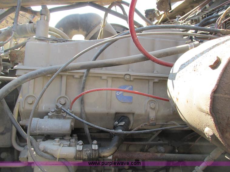 image for item I4042 1985 Ford L9000 dump truck