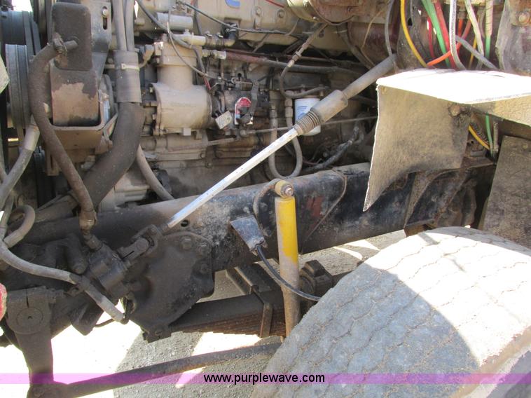 image for item I4042 1985 Ford L9000 dump truck