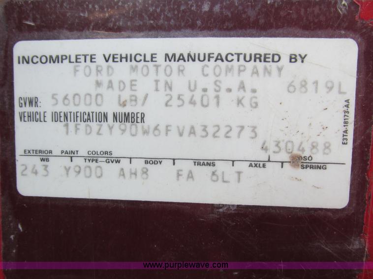 image for item I4042 1985 Ford L9000 dump truck