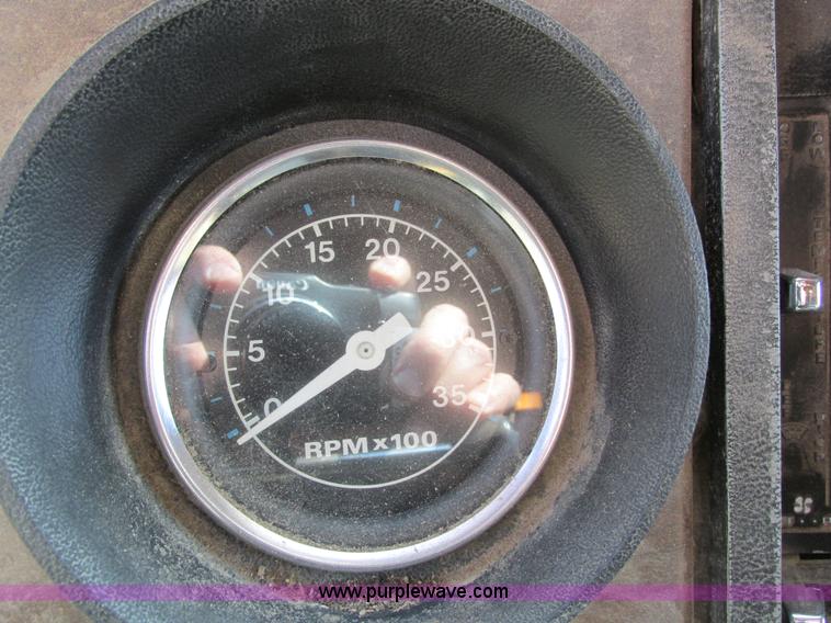 image for item I4042 1985 Ford L9000 dump truck