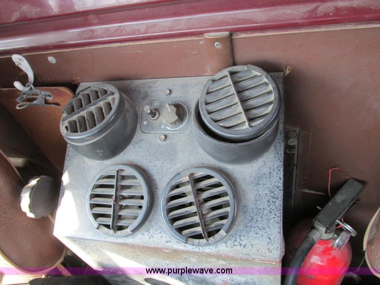 image for item I4042 1985 Ford L9000 dump truck