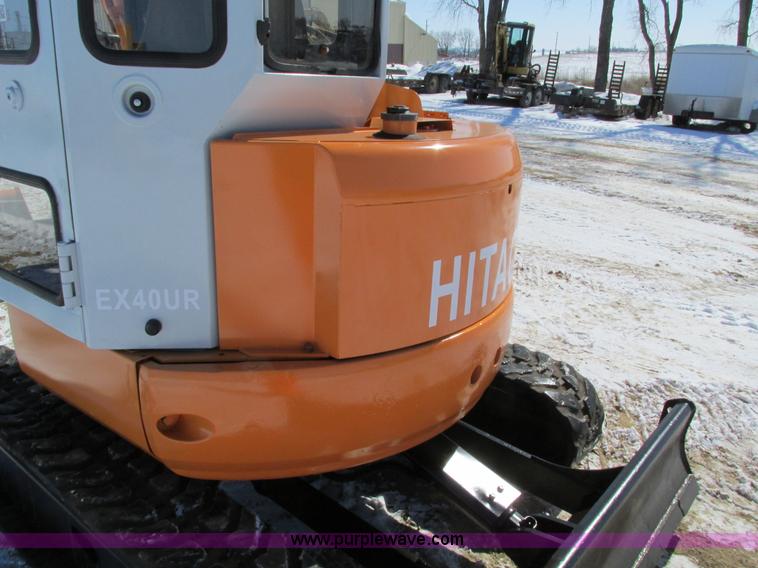 image for item I4047 1999 Hitachi EX40UR-2C compact excavator