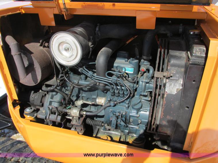 image for item I4047 1999 Hitachi EX40UR-2C compact excavator