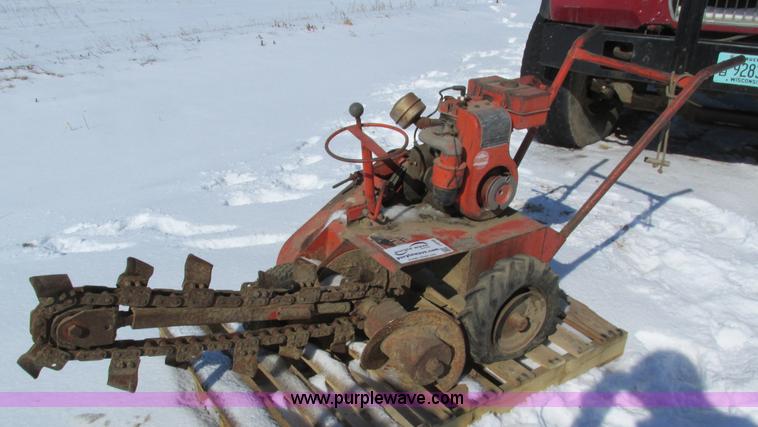 image for item I4048 Ditch Witch C4 trencher