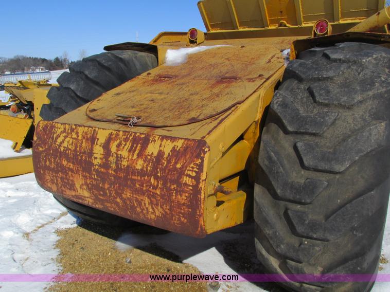 image for item I4050 1972 Caterpillar 613 elevating scraper