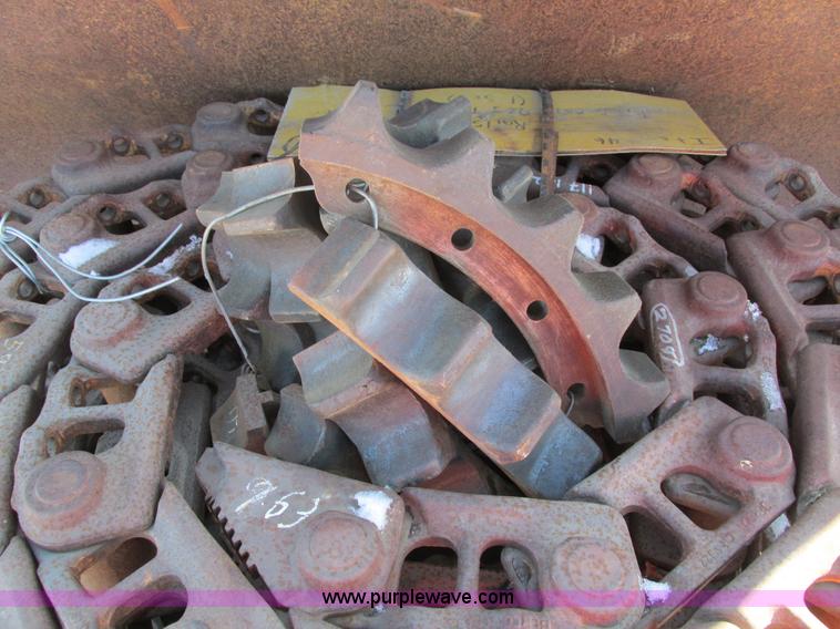 image for item I4051 1976 Caterpillar 955L track loader