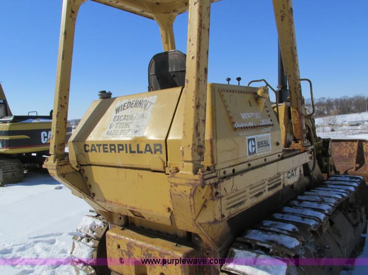 image for item I4051 1976 Caterpillar 955L track loader