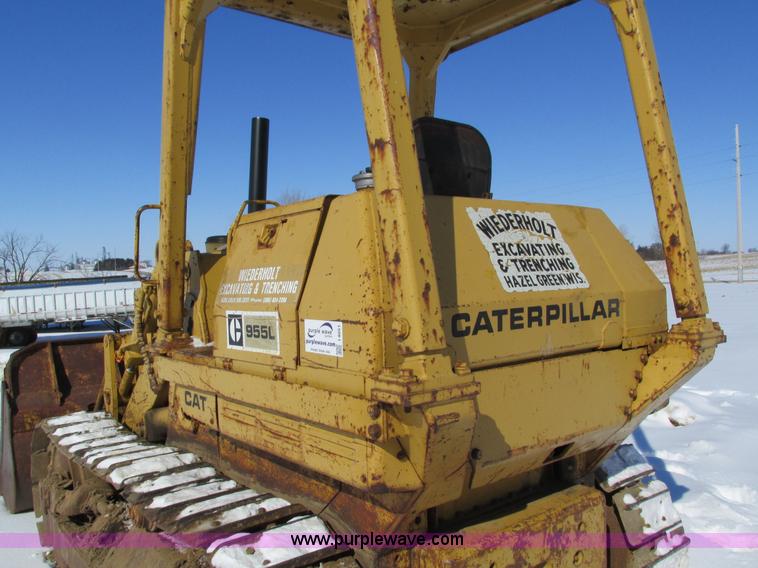 image for item I4051 1976 Caterpillar 955L track loader