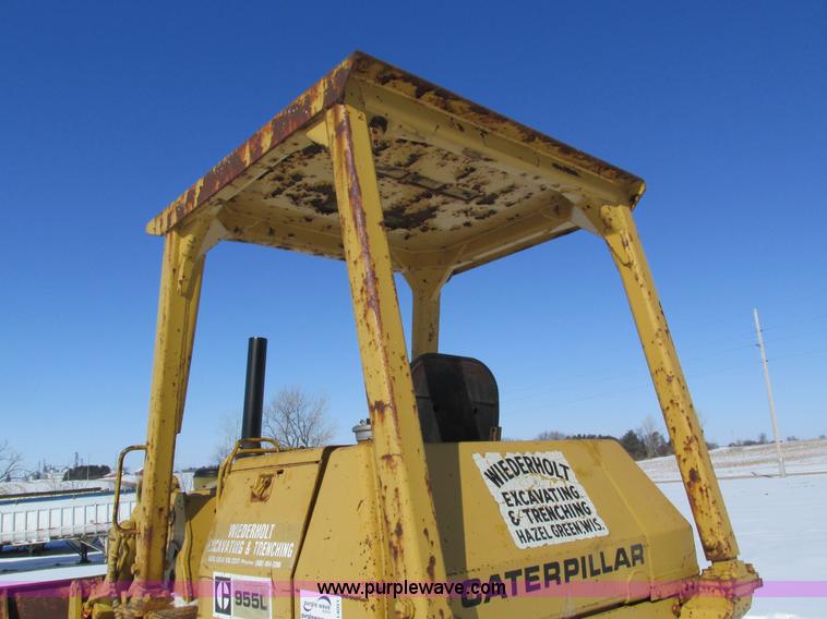 image for item I4051 1976 Caterpillar 955L track loader