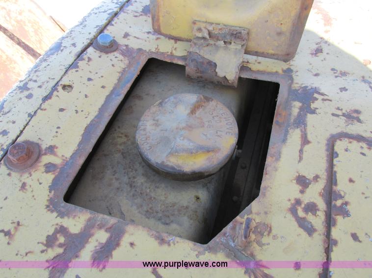 image for item I4051 1976 Caterpillar 955L track loader