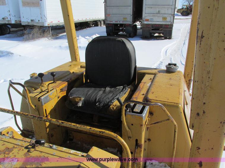 image for item I4051 1976 Caterpillar 955L track loader