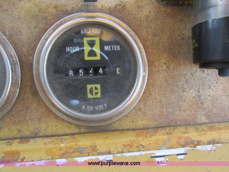 image for item I4051 1976 Caterpillar 955L track loader