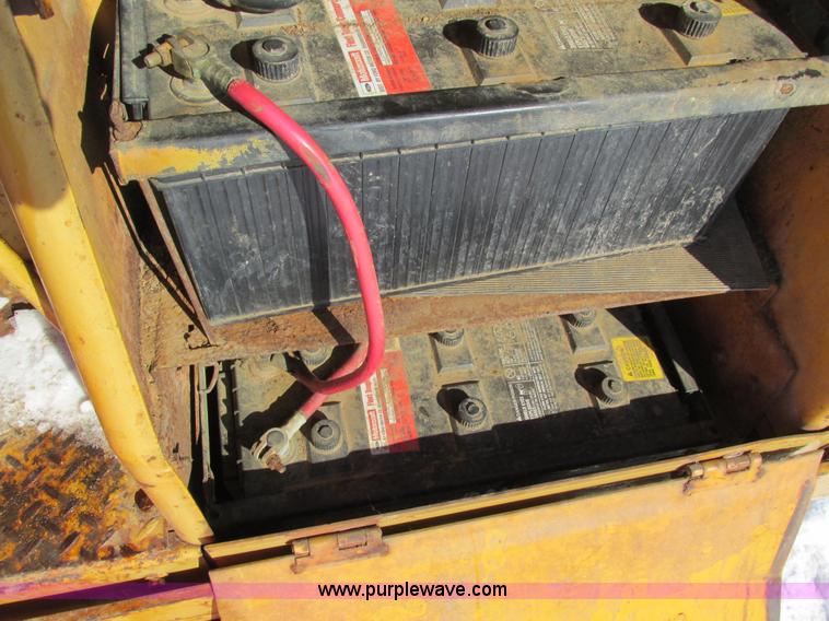 image for item I4051 1976 Caterpillar 955L track loader