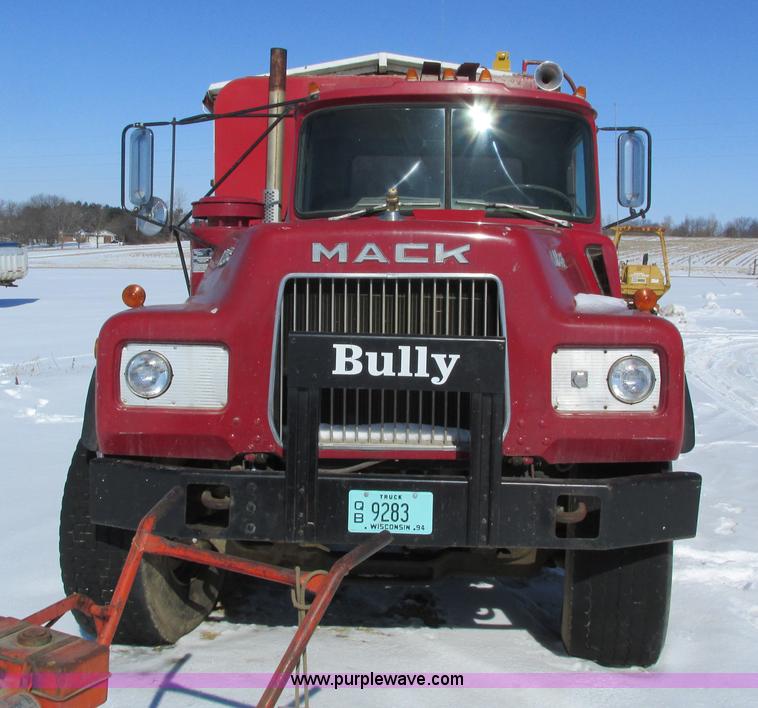 image for item I4053 1978 Mack mixer truck