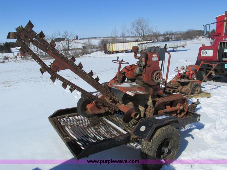 image for item I4054 Ditch Witch M4 trencher