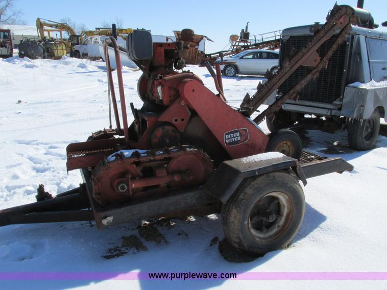 image for item I4054 Ditch Witch M4 trencher
